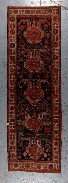 null Tapis Lenkoran Talish, Sud-Est du Caucase, 19ème s. 345 x 116 cm. Etat: ****A...