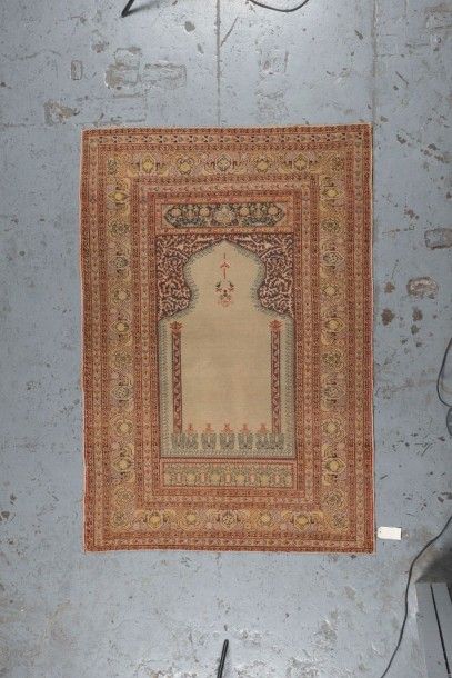 null Tapis Panderma Nord-Ouest de l'Anatolie, 20ème s. 185 x 135 cm. Etat: ***Il...
