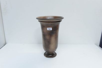 Jean MARAIS (1913-1998) Vase. Céramique. Signé sur la base. H: 37 cm.