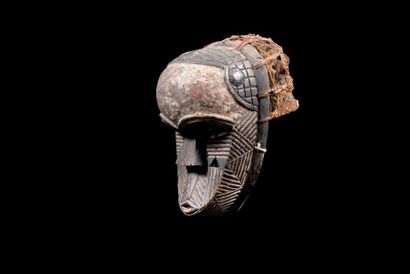 null Masque casque. Dans le style des sculptures du Nigéria. Bois, vannerie. H.:...