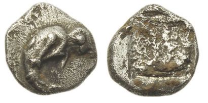 null MASSALIA - 520-460 Av.JC. Obole phocaïque argent au dauphin et au carré creux....