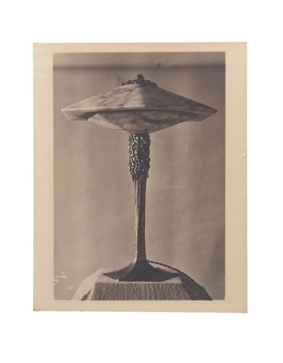 EDGAR BRANDT (1880-1960) Lampes de Daum. Ensemble de neuf tirages argentiques d'époque.... Gazette Drouot