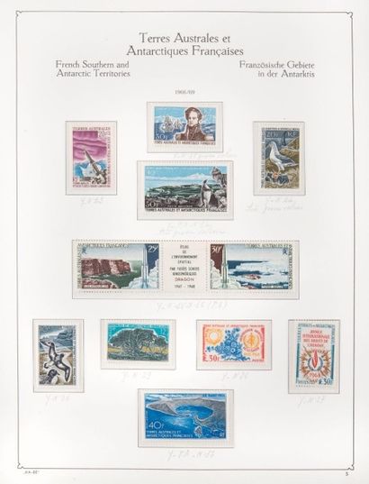 null T.A.A.F Collection de timbres-poste neufs sans charnières 1948/2003 sur album...