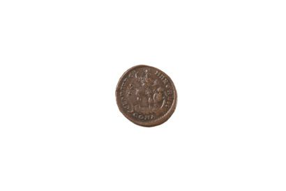 null Théodose Ier 379-395 Ap. JC.
Maiorina bronze, Constantinople, 5,55gr. C. 19....