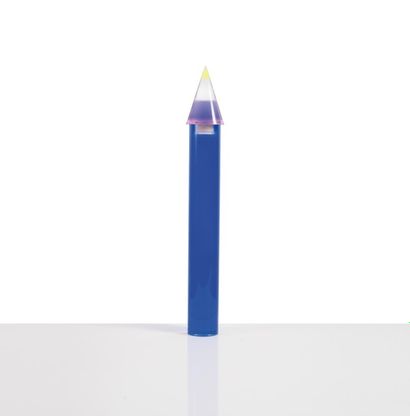 JEAN-CLAUDE FARHI (FRA/1940-2012) Crayon bleu, 1970

Colonne et pointe en Plexiglas...
