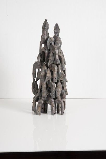 ARMAN (FRA/1928-2005) Poulies africaines, 2002

Sculpture en bronze, accumulation...