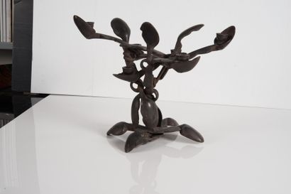 ARMAN (FRA/1928-2005) Candélabre africain, 2003

Sculpture en bronze à patine dorée,...