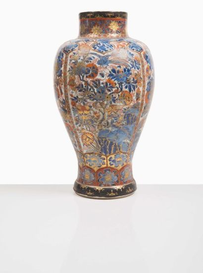 null Grand vase en porcelaine Imari chinois?

Chine, fin du XVIIIème siècle

Surdécoré...