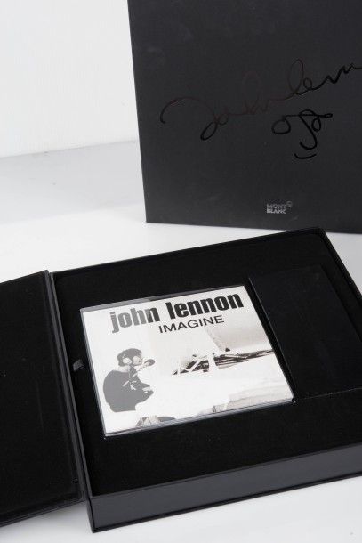 null MONTBLANC

Stylo bille édition limitée "John Lennon".

2010.

Neuf. Dans son...