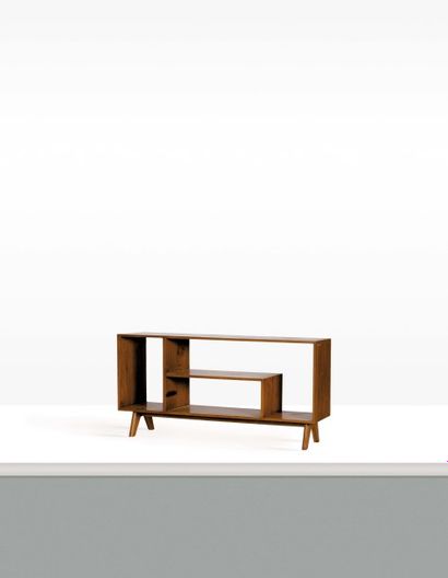 Pierre Jeanneret (1896-1967) 
Rangement bas double face
Teck
82 x 168 x 30 cm.
Circa...