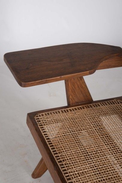Pierre Jeanneret (1896-1967) 
Chaise dite Classroom chair
Teck, canne de rotin 79.5...