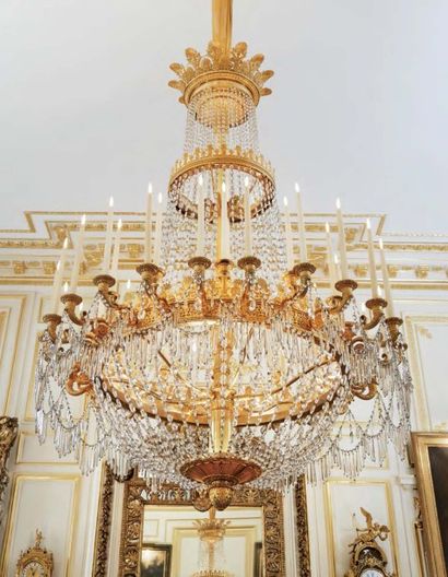 null Grand lustre en bronze doré et cristal taillé d'époque Restauration, vers 1820,...