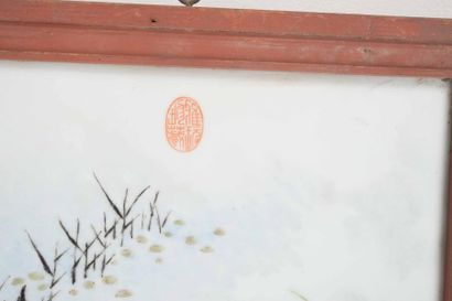 null - Deux plaques rectangulaires Chine - XXe siècle Porcelaine émaillée polychrome,...