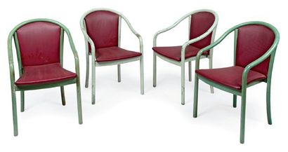 null Suite de six chaises en bois courbé et laqué vert d'eau avec dossier et assise...