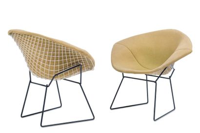 HARRY BERTOIA (1915-1978) Paire de fauteuils modèle Diamond. Métal laqué noir et... Gazette Drouot