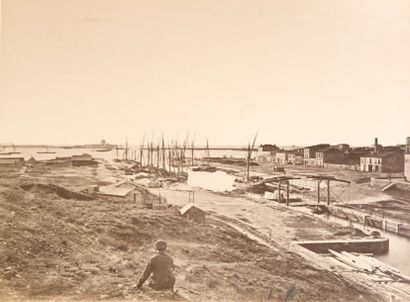 - CAILLOL Frères (actifs de 1860 à 1890) Vue de Port-de-Bouc, 1878. Tirage albuminé...