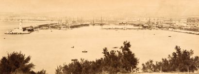 - NEURDEIN Panorama de Marseille le Port Neuf, vue prise du Pharo, vers 1880. Tirage...