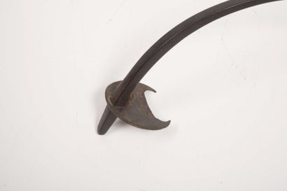 null Outil en bronze et bois 



Japon, XXème siècle 



L : 35 cm.
