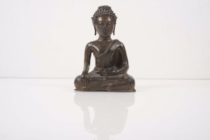 null Statuette de Bouddha en bronze faisant la prise de la terre à témoin



Asie...