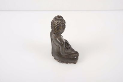 null Statuette de Bouddha en bronze faisant la prise de la terre à témoin



Asie...