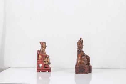 null Ensemble de trois personnages et un dignitaire en bois?

Chine; XIXème siècle?

H...