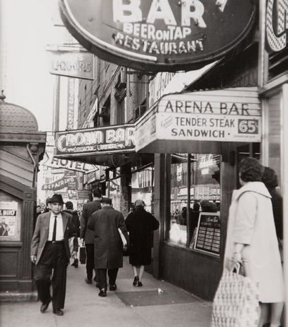 ANONYME Arena bar, New York city, vers 1960. Tirage argentique d'époque. 33,5 x 24,5...