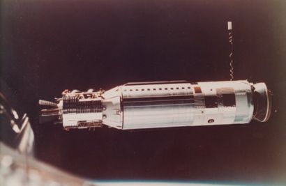 NASA Gemini VIII, Le module Agena lors du Rendez-vous, 16 mars 1966. Tirage chromogénique...