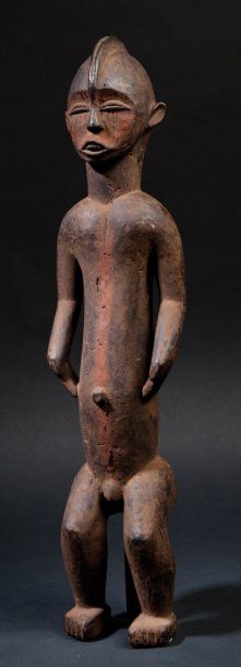 Lobi (Burkina Faso) Statuette. Bois et pigments. H. : 46 cm