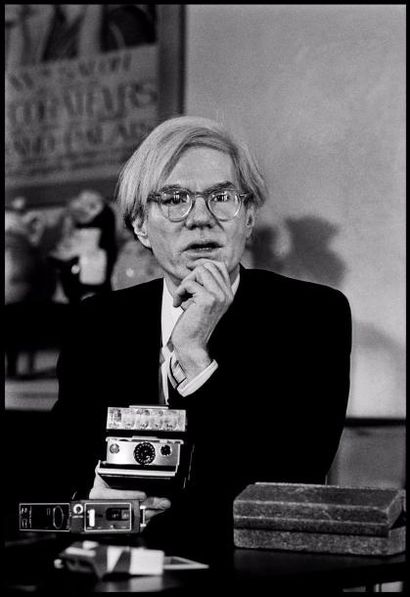 PHOTOGRAPHIES Jean Pierre Laffont

Andy Warhol Mars 1974 union Square 

Tirage argentique...