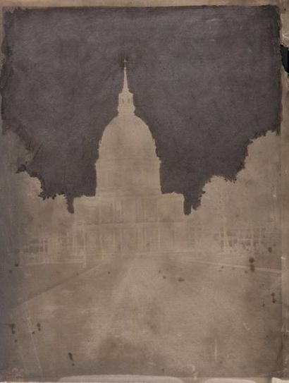 ANONYME Les Invalides, Paris, c.1855 

Négatif papier réalisé sur du papier Marion...