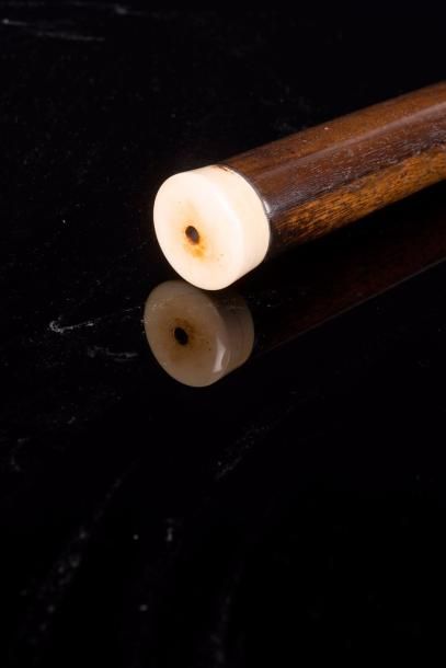 null Pipe à opium Chine - XIXe siècle 



En bois taillé à l’imitation du bambou,...