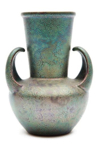 CLEMENT MASSIER (1844-1917) Vase de forme orientaliste à large panse et deux motifs...