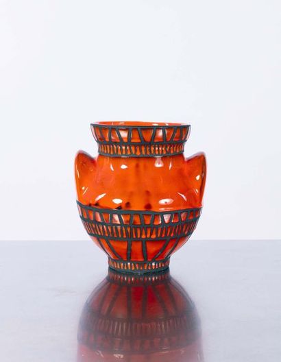 ROGER CAPRON (1922-2006) Vase dit à oreilles
vers 1956
Glazed ceramic
H 25,5 x D...