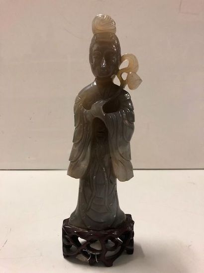 null Statuette de jeune femme
Statuette de jeune femme

Chine - Vers 1900

Représentée...