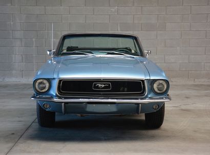 Ford Mustang Cabriolet 289
1968
La Mustang fut dévoilée en avril 1964, en plein milieu...