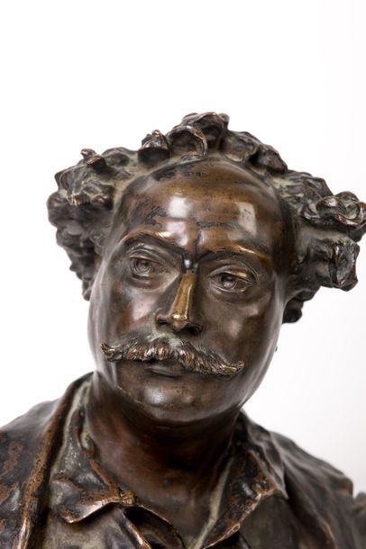 Jean-Baptiste CARPEAUX (1827-1875) Portrait en buste d'Alexandre Dumas Fils.

Dédicassé...