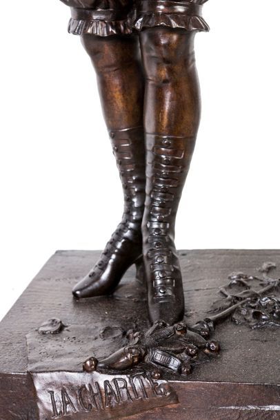Arthur WAAGEN (act.1869-1910) "La Charité "

Bronze à patine noire.

H. 119 cm