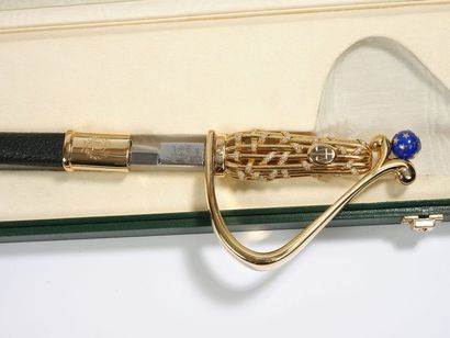 MELLERIO dits MELLER Spectaculaire et unique épée d'académicien en or et 218 diamants....
