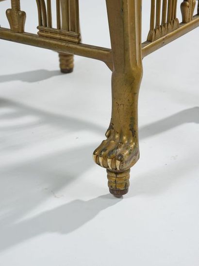 FAUTEUIL TRONE DE TOUTÂNKHAMON en bois sculpté et doré (ultérieurement) avec incrustations...