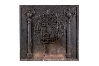 PLAQUE DE CHEMINEE en fonte de fer aux armes de la famille de Cult en Franche-Comté...