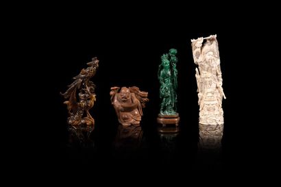 null Ensemble de quatre pièces sculptées 

A set of four carved items, China, 20th...
