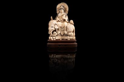 null Guanyin assise sur un éléphant 

A guanyin ivory figure, China, first half of...