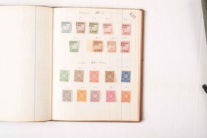 null Vrac : 

timbres-poste sur cahiers dont taxe des Colonies Françaises en 

séries...