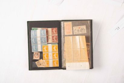 null France : 

timbres-poste en vrac dont Yvert n°156 neuf sans charnière en bloc...