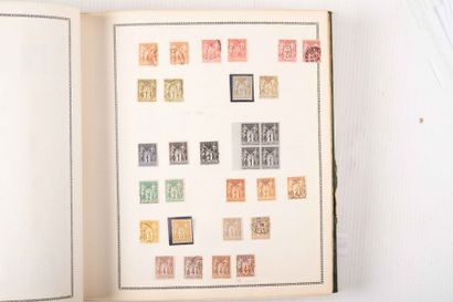 null France : 

Collection de timbres-poste entre les années 1876 

et 1975, neufs...