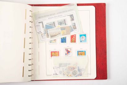 null Europa : 

Collection de timbres-poste entre les années 1968 et 1995, neufs...