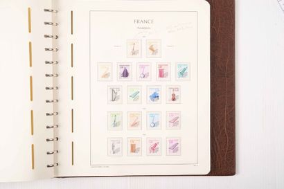 null France : 

Collection de timbres-poste neufs principalement sans charnière 

entre...