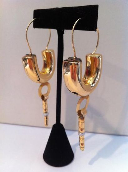 null Importante paire de pendants d'oreilles en or et perles, travail italien ( Sardaigne)...