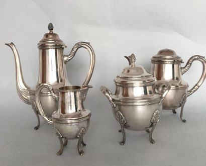 null Service en métal argenté destyle Louis XVI comprenant 1 cafetière 1 théière...