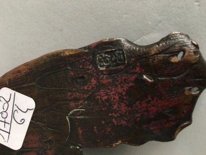 null CHINE
Grenouille sur un nénuphar bronze patiné signé sous la base - 11,5 x 6,5...